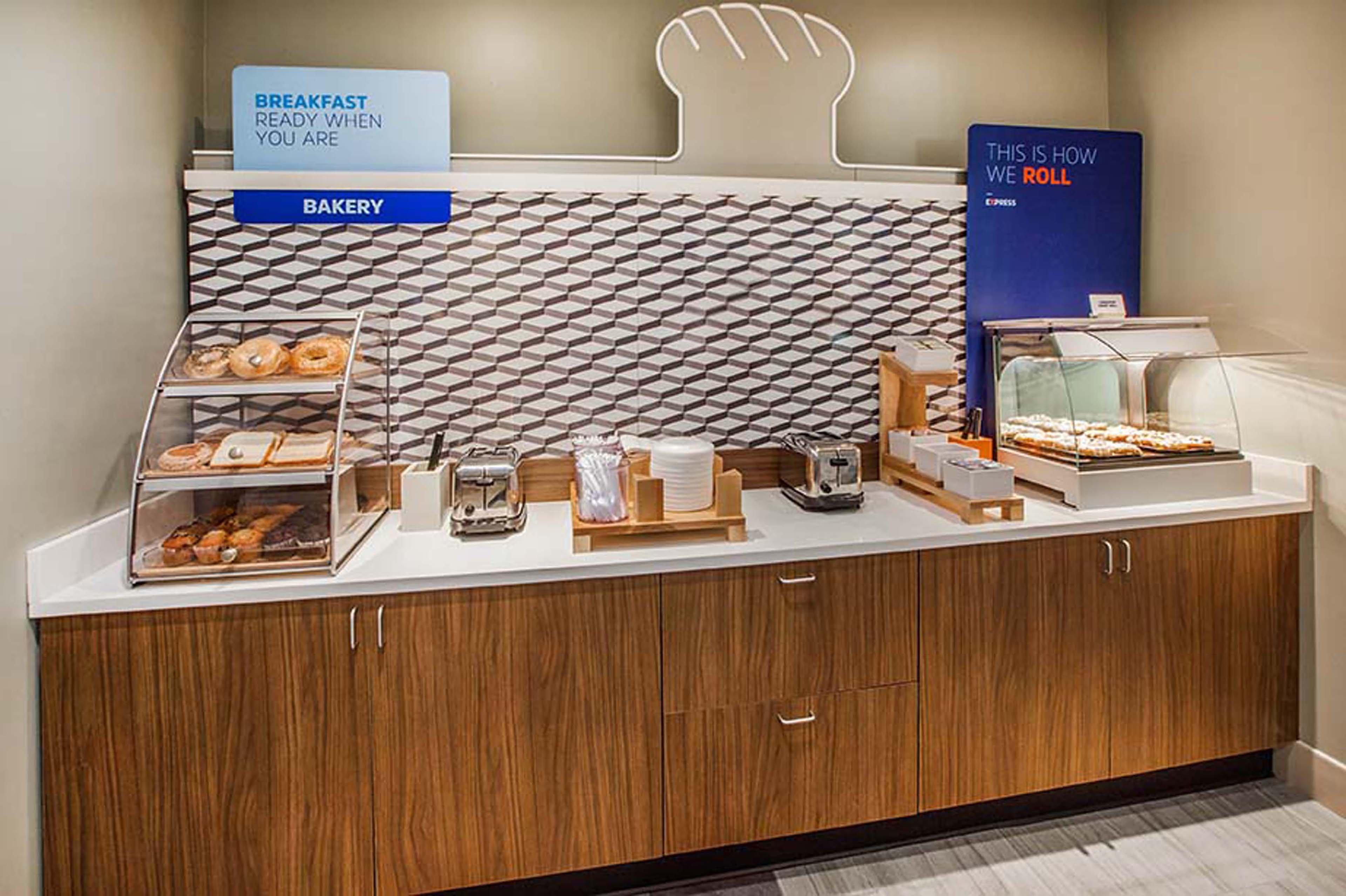 Holiday Inn Express Hotel & Suites Greenville-I-85 & Woodruff Road By Ihg Extérieur photo